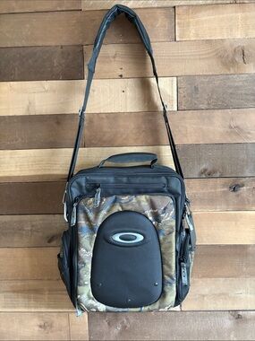 Vintage Oakley Camo Messenger/ Computer Bag Early 2000’s